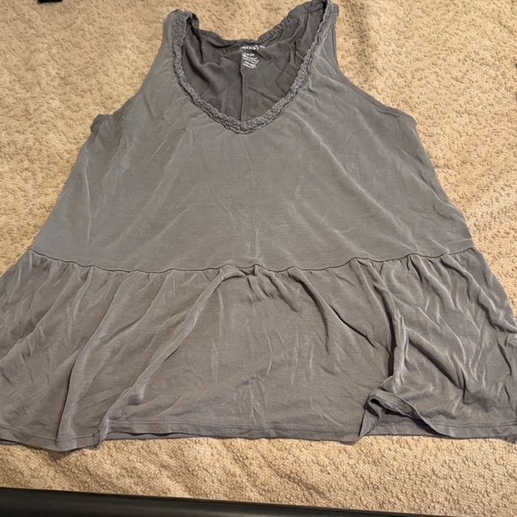 Tank Top Bundle - Picture 2 of 6